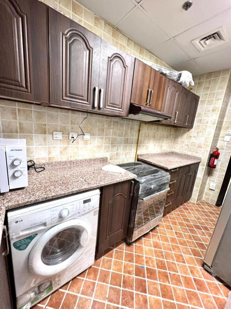 Peaceful Partition Near Mall Of The Emirates * دبي
