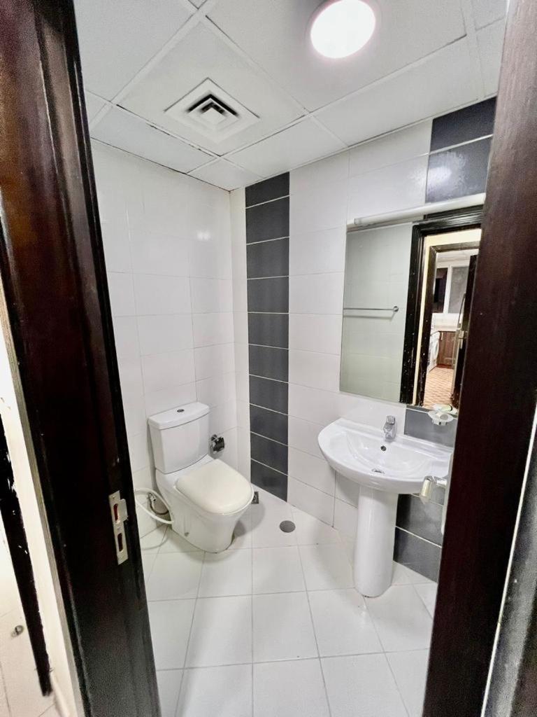 Peaceful Partition Near Mall Of The Emirates دبي